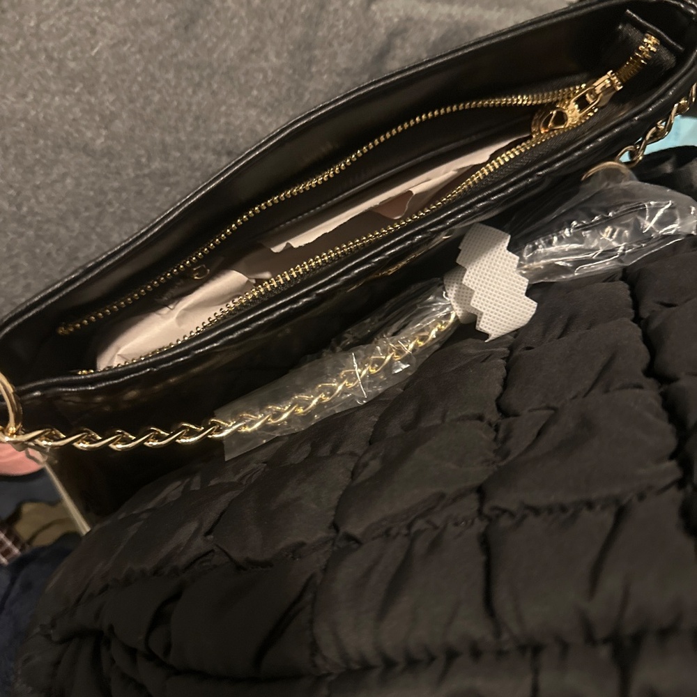 Purses - Picture 4 of 4